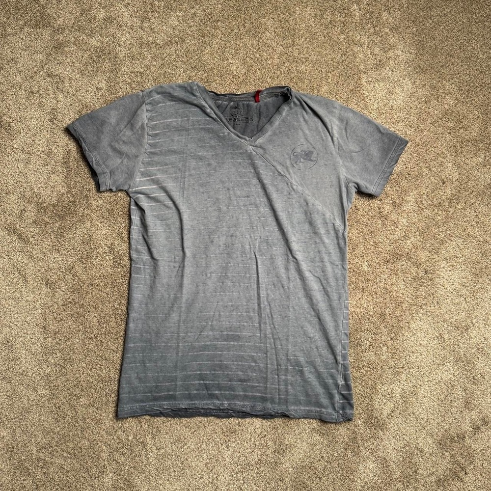 PALE BLUE PARASUCO CROSS SEAM TEE